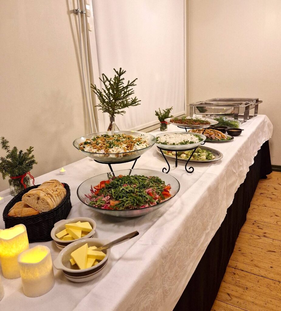 pikkujoulun noutopöytä